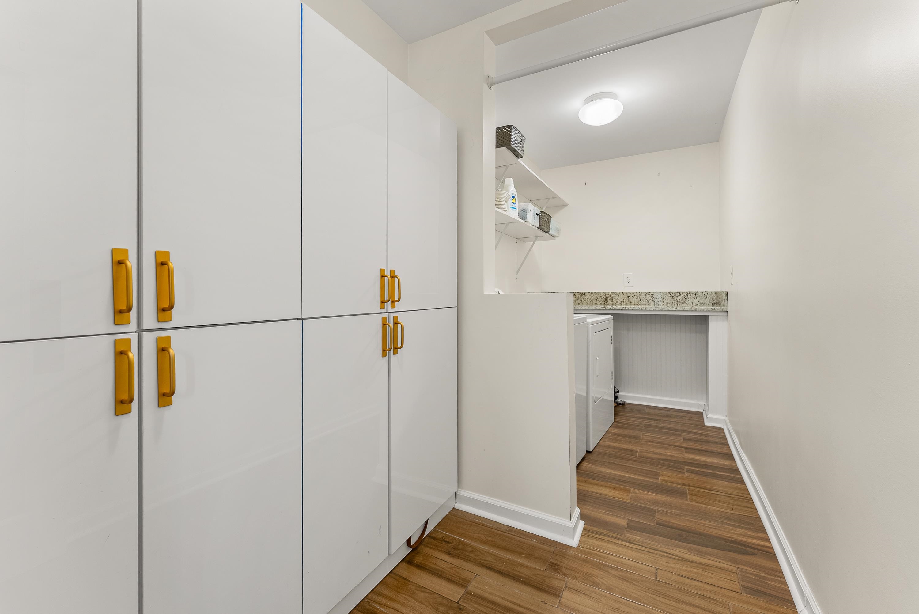 182 East Powell Road Collierville, TN 38017 - Photo 8 of 21 a view of a hallway with wooden floor