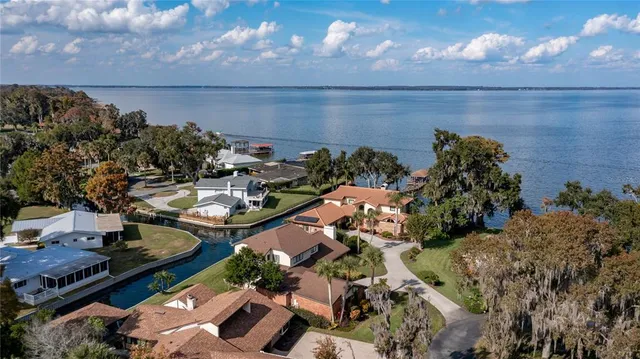 $650,000 | 104 Acacia Point, Yalaha, FL 34797