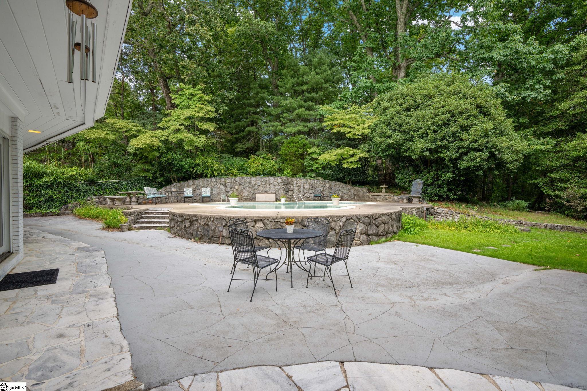 500 Old Altamont Road Greenville, SC 29609 - Photo 24 of 36