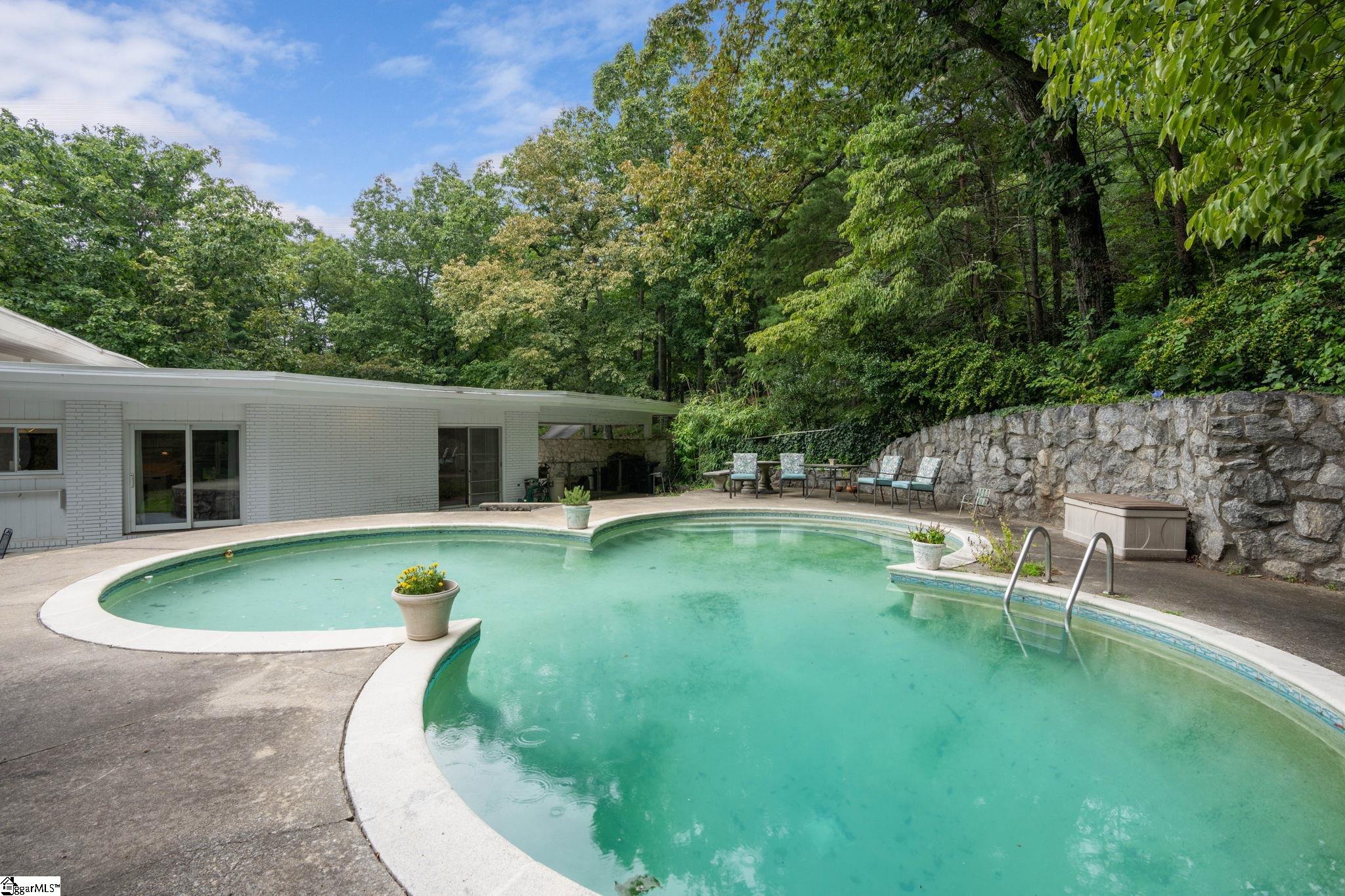 500 Old Altamont Road Greenville, SC 29609 - Photo 26 of 36