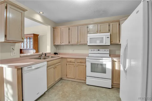 $309,900 | 701 Forest Edge Drive, Amherst, NY 14051