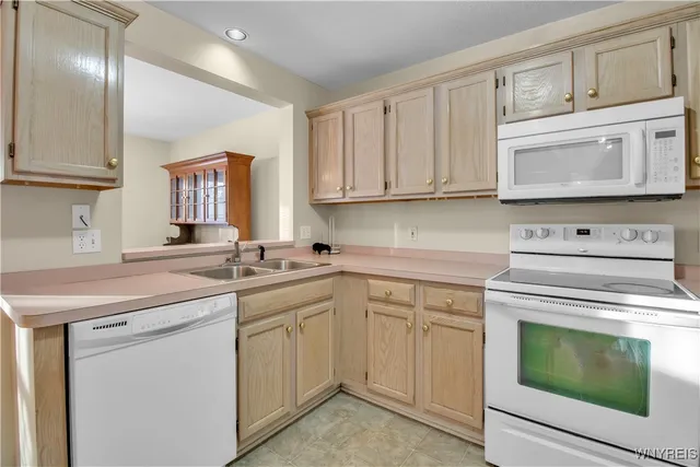 $309,900 | 701 Forest Edge Drive, Amherst, NY 14051