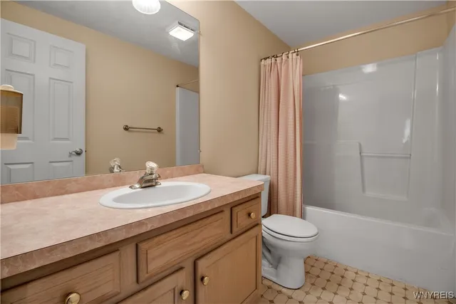 $309,900 | 701 Forest Edge Drive, Amherst, NY 14051