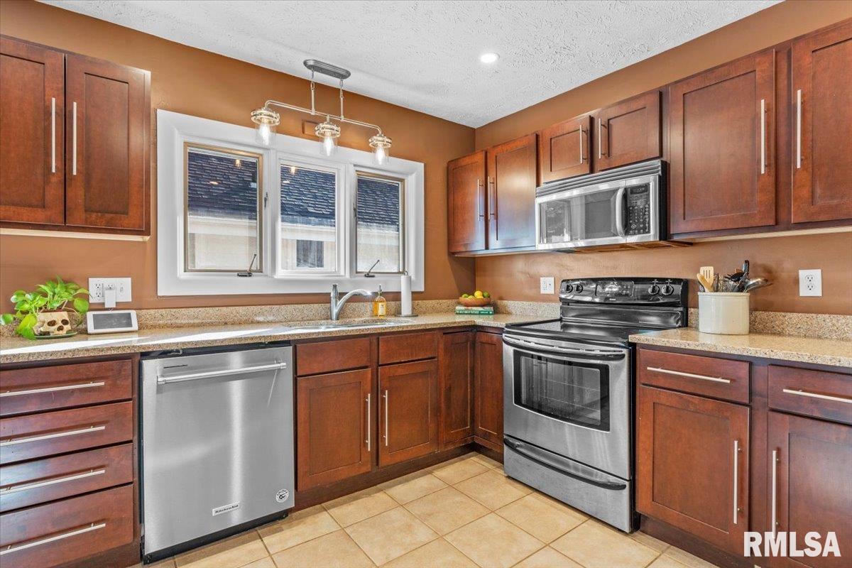 2104 South 4th Street Springfield, IL 62703 - Photo 13 of 38