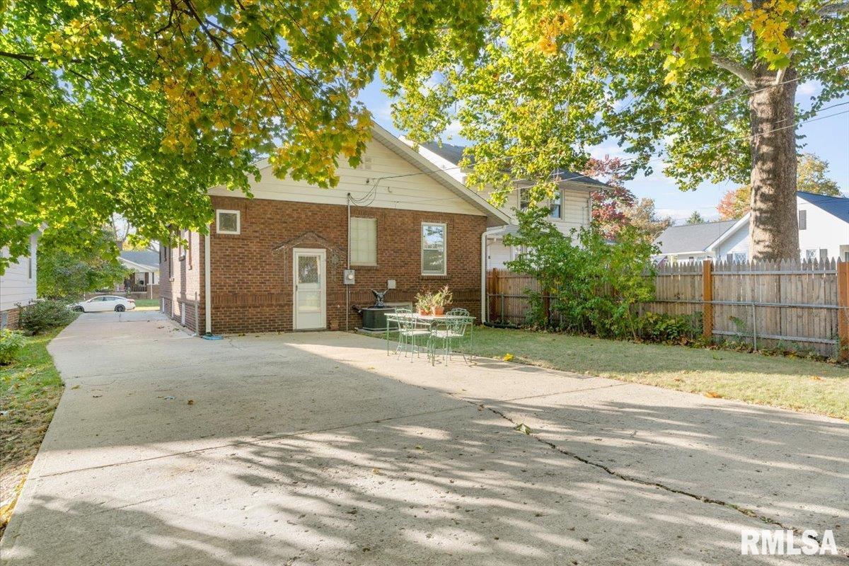 2104 South 4th Street Springfield, IL 62703 - Photo 33 of 38
