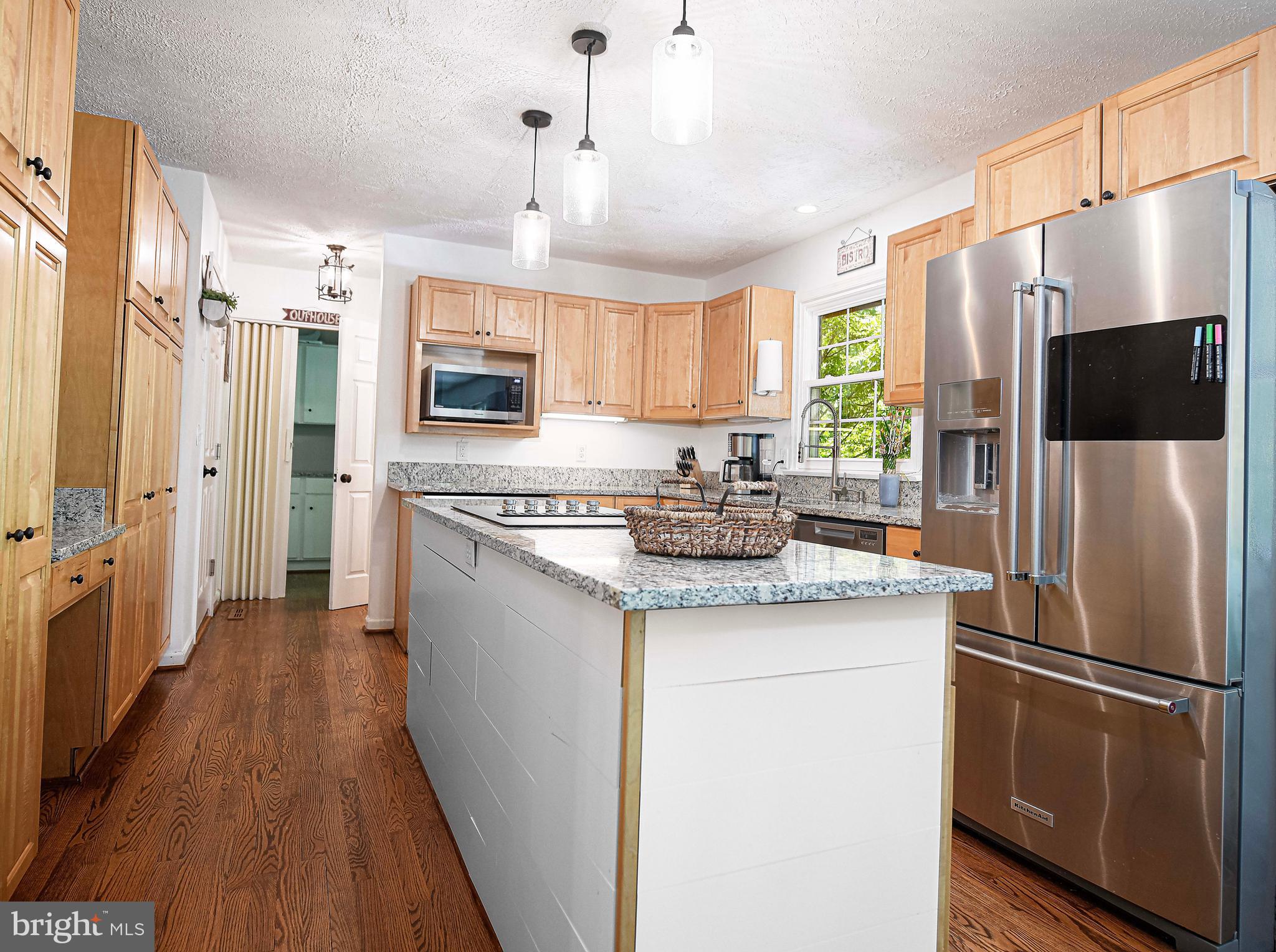 17200 Wesley Chapel Road Monkton, MD 21111 - Photo 21 of 51 Kitchen with stainless steel appliances
