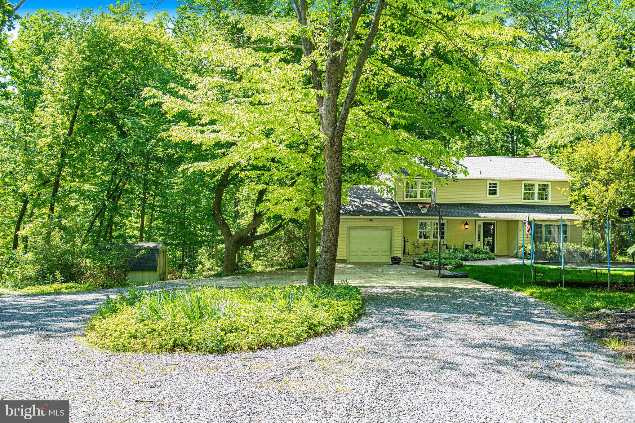 17200 Wesley Chapel Road Monkton, MD 21111 - Photo 5 of 51 Circular driveway