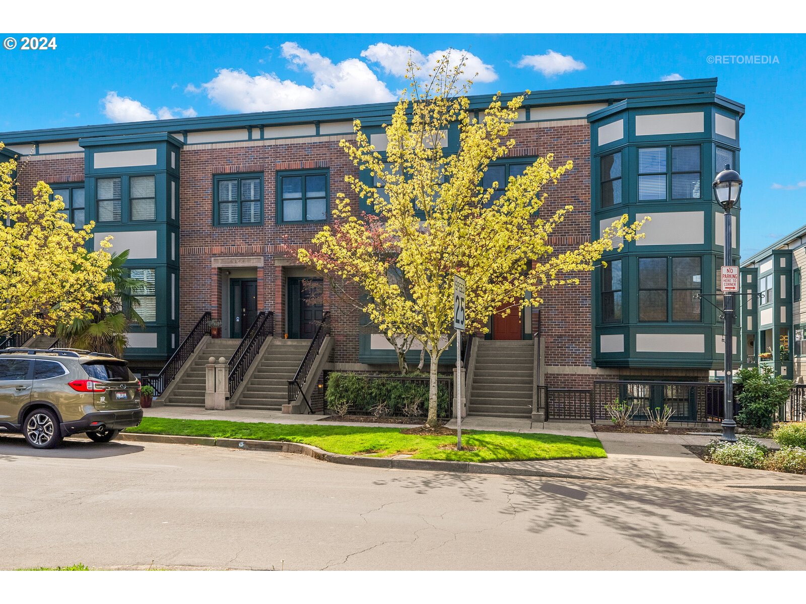 6240 Northeast Brighton St