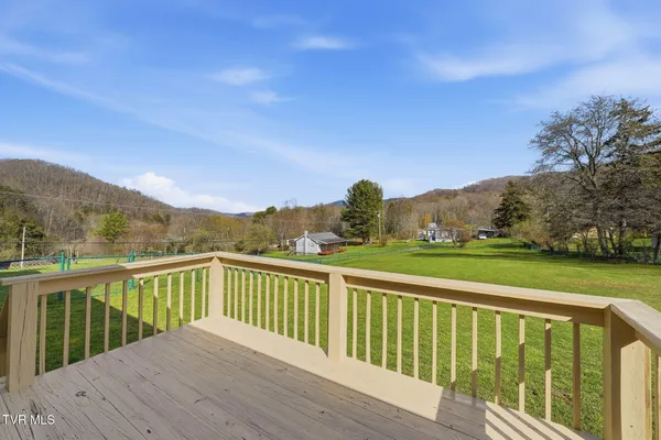 $558,000 | 419 Cove Creek Road, Roan Mountain, TN 37687