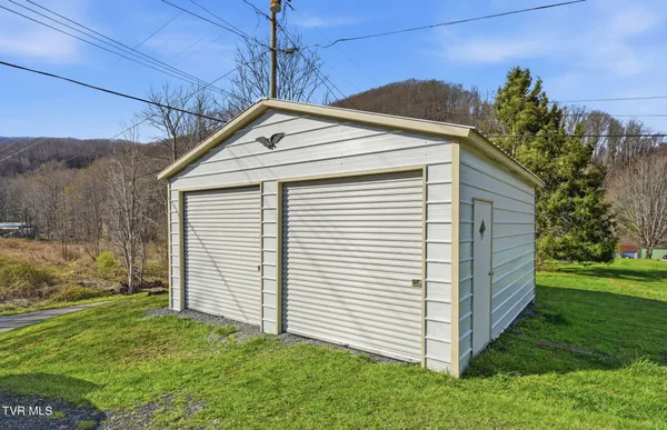 $558,000 | 419 Cove Creek Road, Roan Mountain, TN 37687