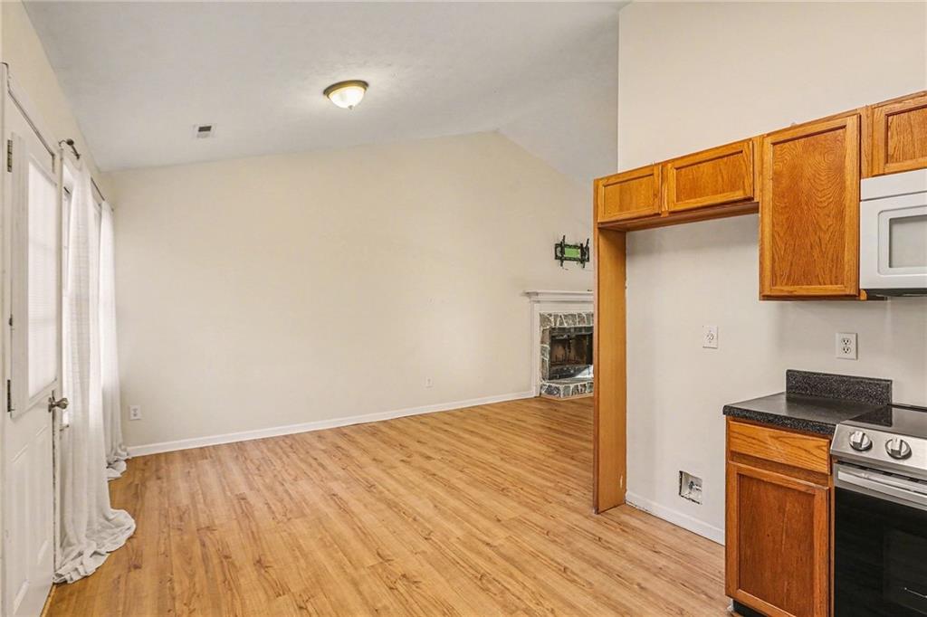 105 Gales Way Newnan, GA 30263 - Photo 13 of 34