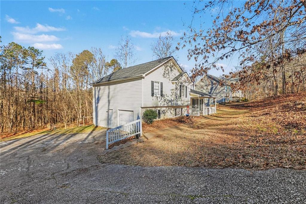 105 Gales Way Newnan, GA 30263 - Photo 2 of 34