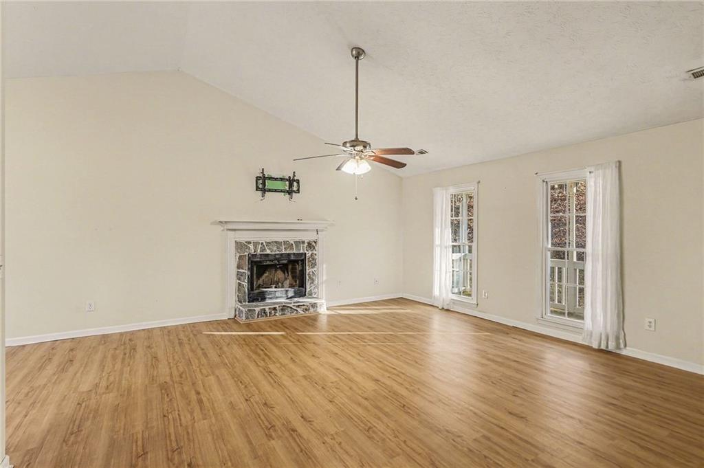 105 Gales Way Newnan, GA 30263 - Photo 7 of 34