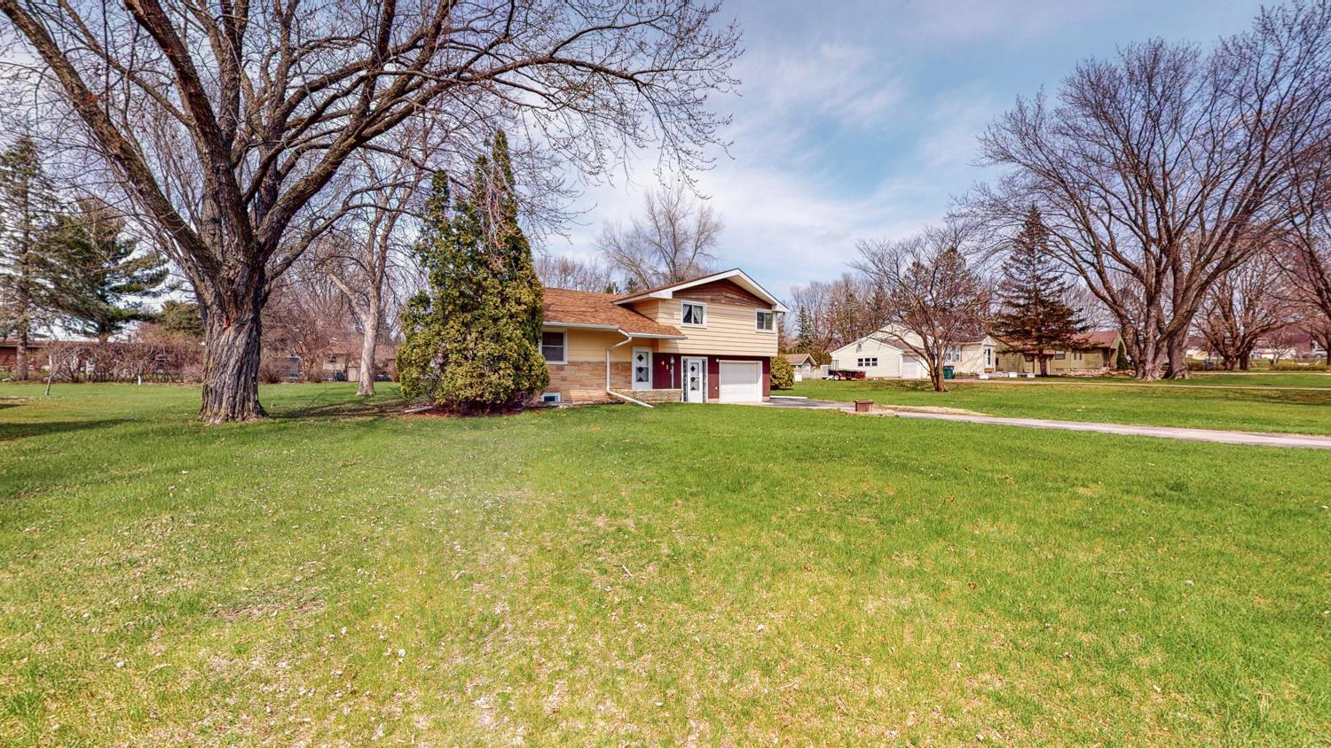 415 31st Street Northeast Rochester, MN 55906 - Photo 3 of 32
