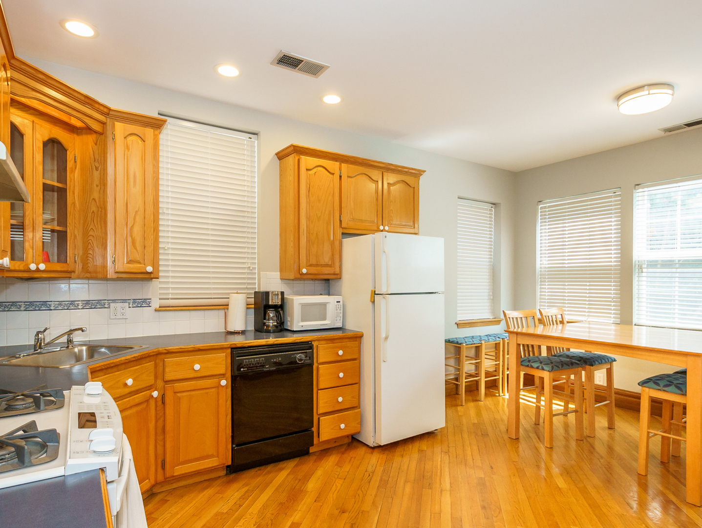 1847 West Addison Street Chicago, IL 60613 - Photo 20 of 37