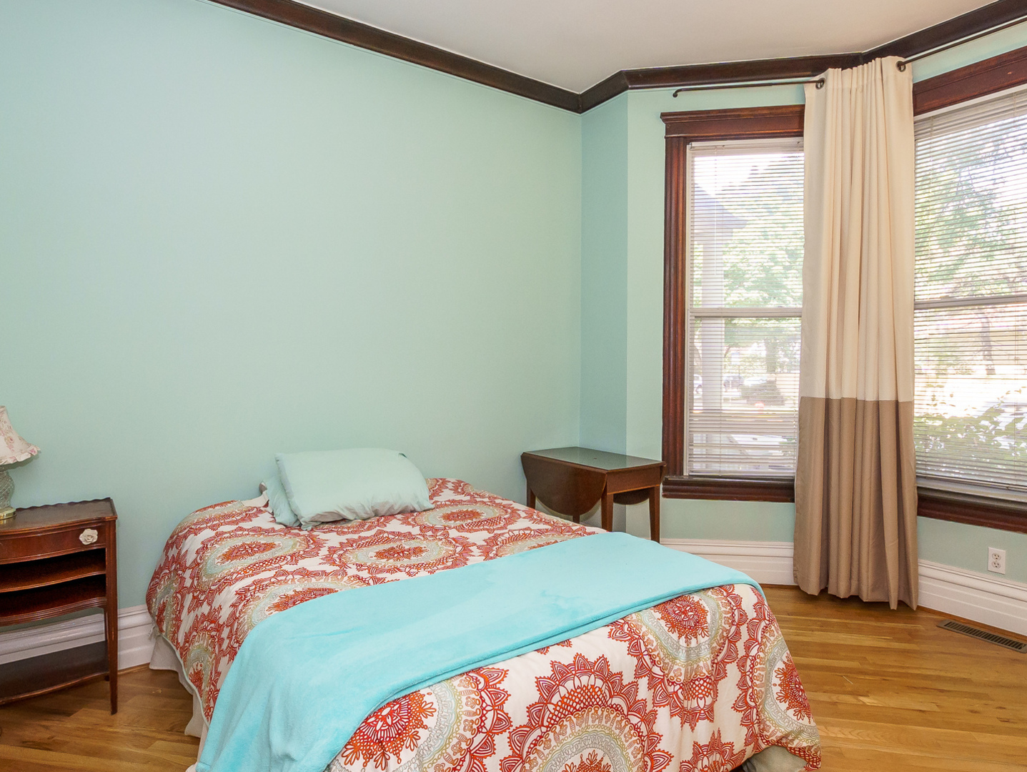 1847 West Addison Street Chicago, IL 60613 - Photo 9 of 37