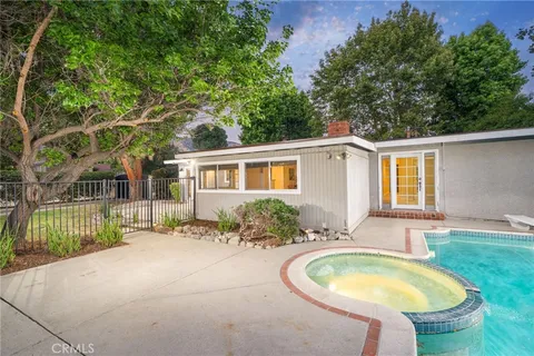 $1,098,000 | 303 South Cimmeron Trail, Glendora, CA 91741