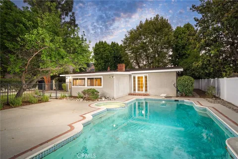 $1,098,000 | 303 South Cimmeron Trail, Glendora, CA 91741
