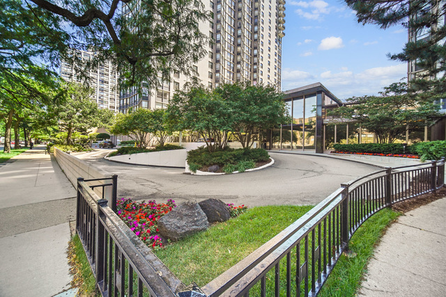 5701 North Sheridan Road, Unit 17B Chicago, IL 60660 - Photo 14 of 19