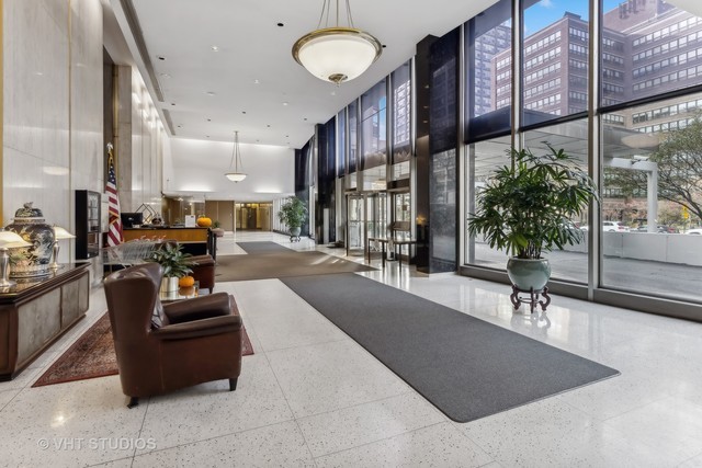 5701 North Sheridan Road, Unit 17B Chicago, IL 60660 - Photo 15 of 19