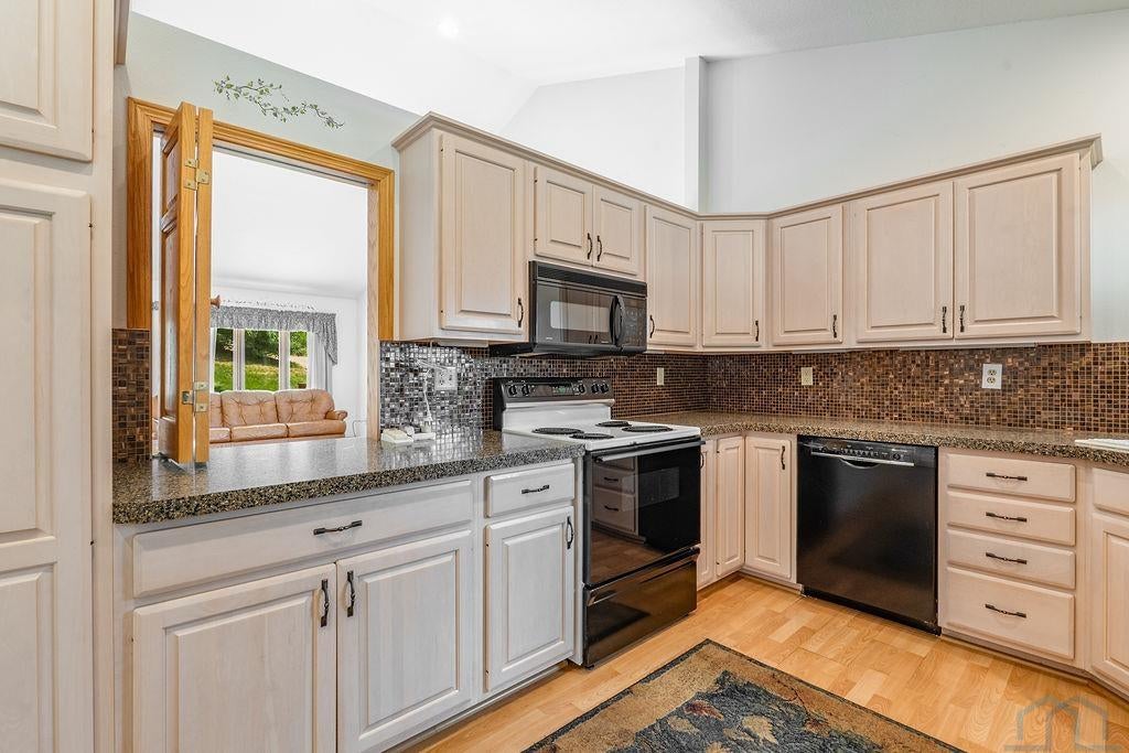 3000 Sergeant Road, Unit 12 Sioux City, IA 51106 - Photo 14 of 33 Gallery Image 14