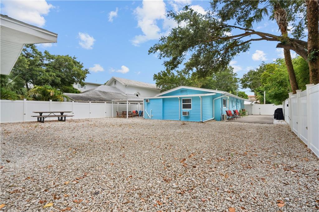 657 Southwest Cleveland Avenue Stuart, FL 34994 - Photo 2 of 34 Back of Property