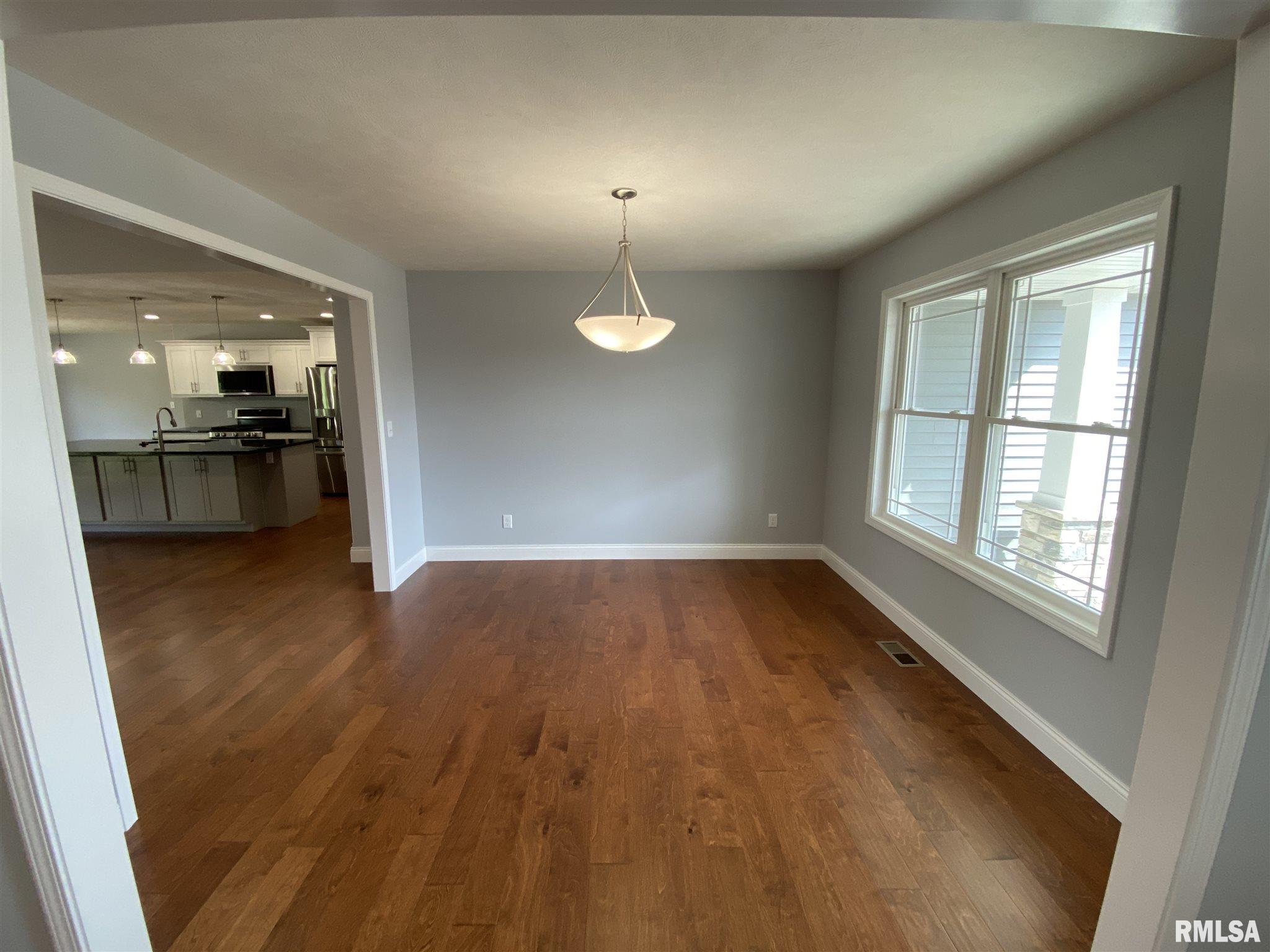 513 Parkview Drive Rochester, IL 62563 - Photo 4 of 21 Gallery Image 4