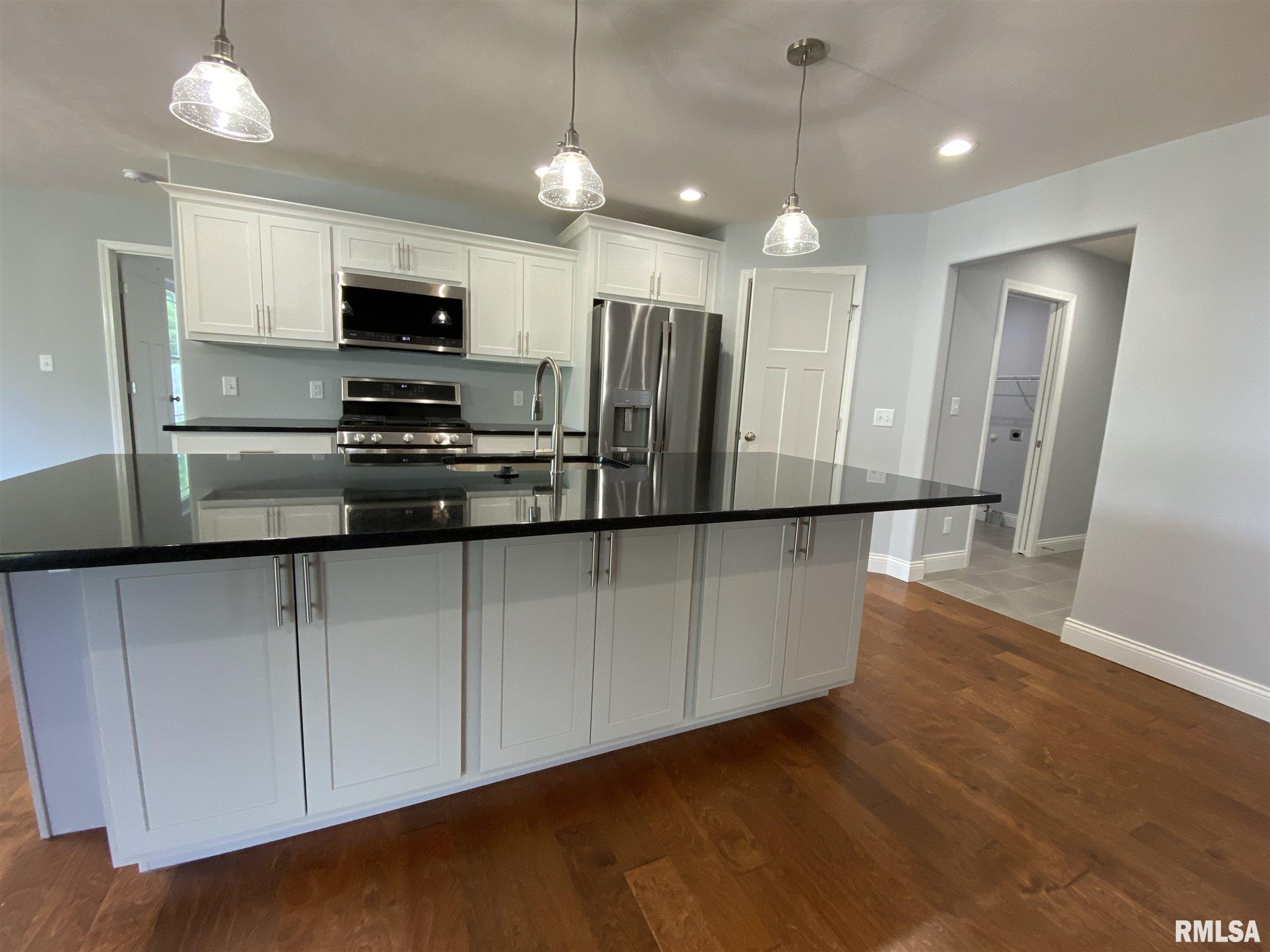 513 Parkview Drive Rochester, IL 62563 - Photo 7 of 21 Gallery Image 7