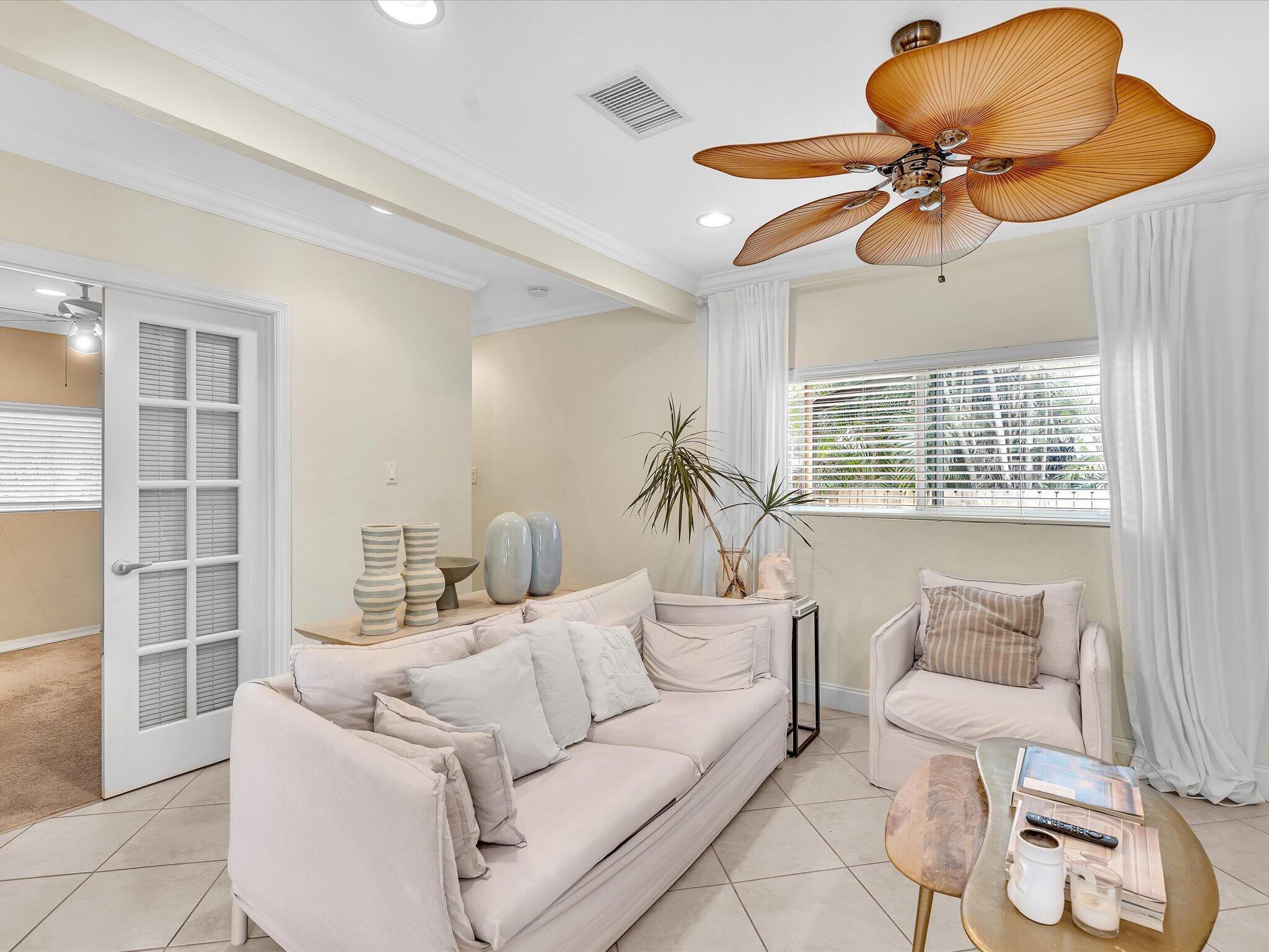 11 Forest Hills Lane Boca Raton, FL 33431 - Photo 20 of 59 Living Room