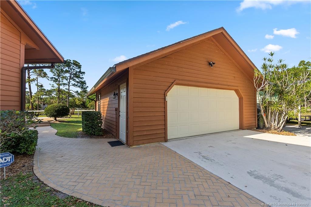 10943 Southwest Hawkview Circle Stuart, FL 34997 - Photo 33 of 47 Gallery Image 33