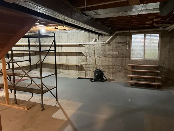 a view of livingroom with couch