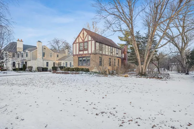 $1,400,000 | 4925 Grand Avenue, Western Springs, IL 60558