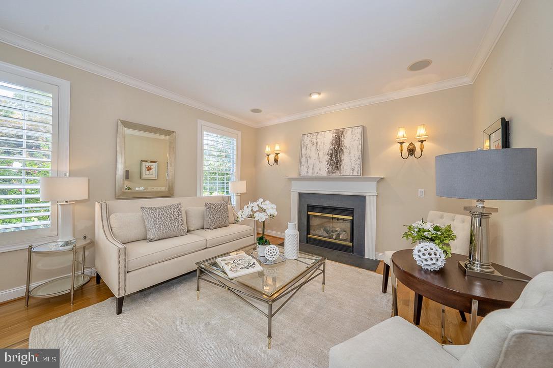 256 Country Road Berwyn, PA 19312 - Photo 8 of 49 Gas fireplace in Lifin Room