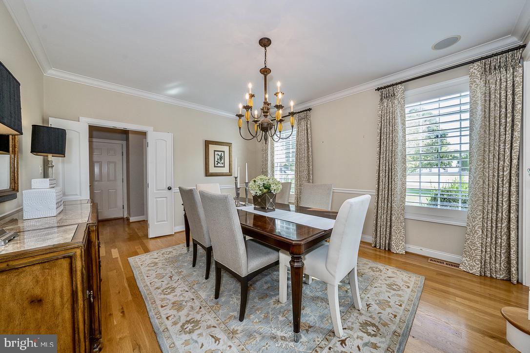 256 Country Road Berwyn, PA 19312 - Photo 10 of 49 Entertain beautifully in this lovely DR