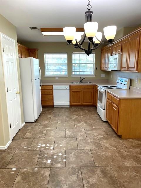 208 Coronado Circle Kerrville, TX 78028 - Photo 3 of 14