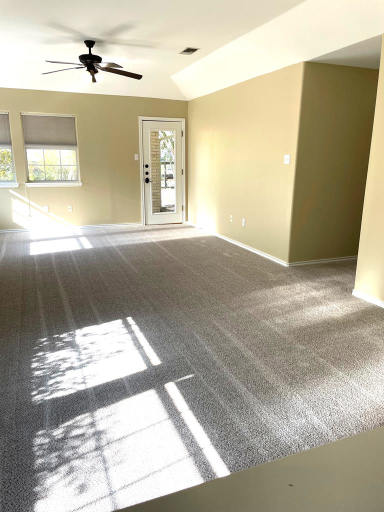208 Coronado Circle Kerrville, TX 78028 - Photo 6 of 14