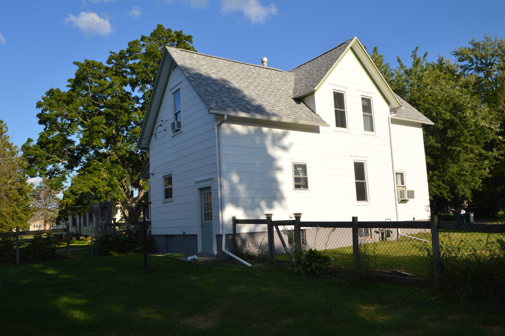 1007 West Farnham Street Princeton, IL 61356 - Photo 32 of 32 a view of house with garden