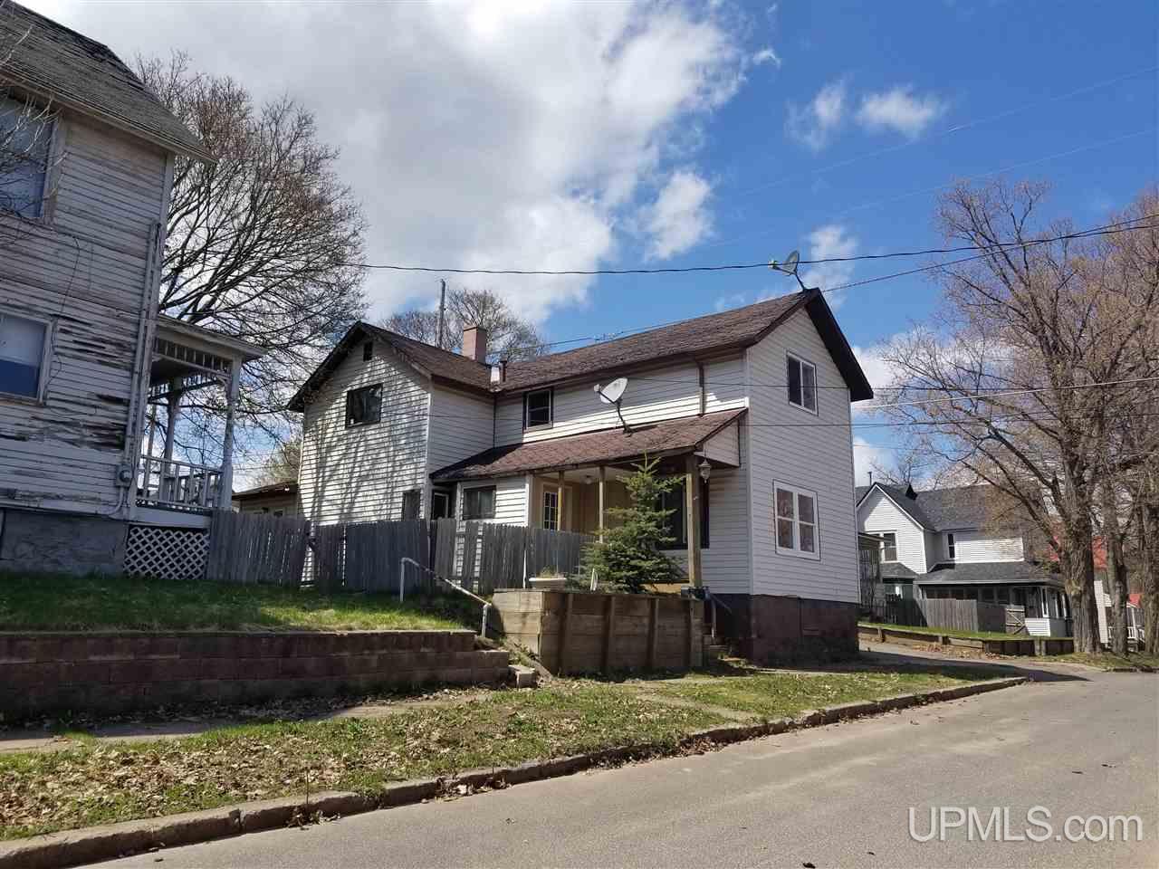 207 Maple Street Ishpeming, MI 49849 - Photo 2 of 29 Gallery Image 2