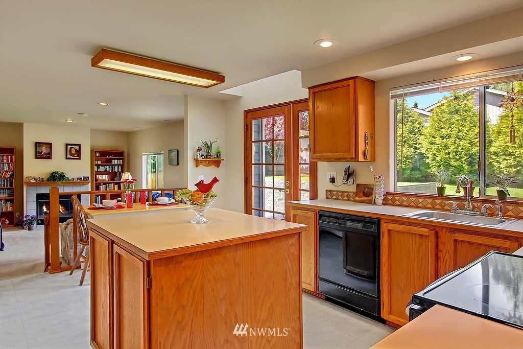 23607 3rd Place West Bothell, WA 98021 - Photo 8 of 15