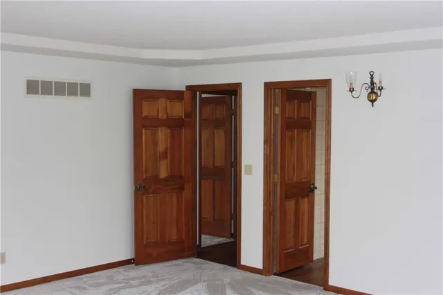 $460,000 | 1410 Grandview Drive, Warrensburg, MO 64093