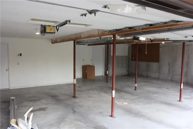 $460,000 | 1410 Grandview Drive, Warrensburg, MO 64093