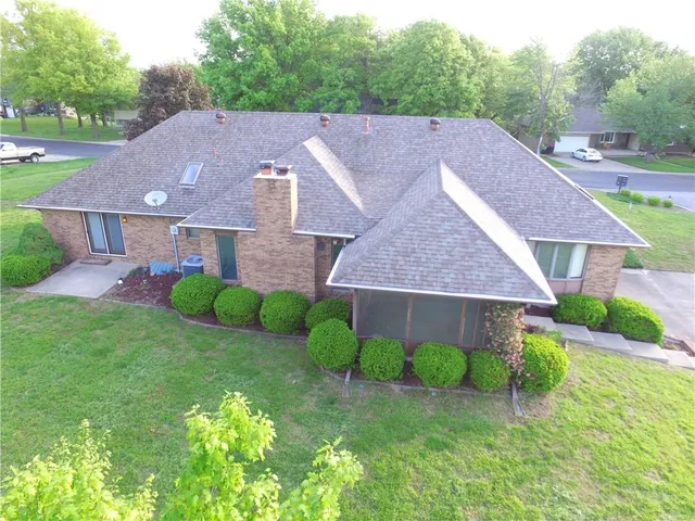 $460,000 | 1410 Grandview Drive, Warrensburg, MO 64093