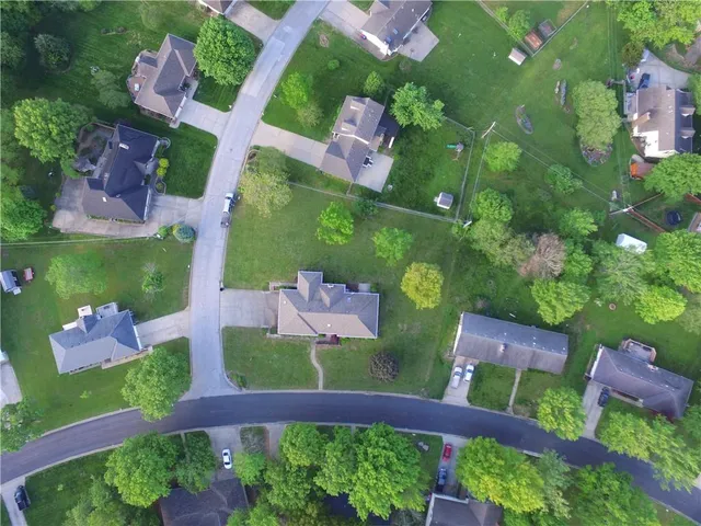 $460,000 | 1410 Grandview Drive, Warrensburg, MO 64093