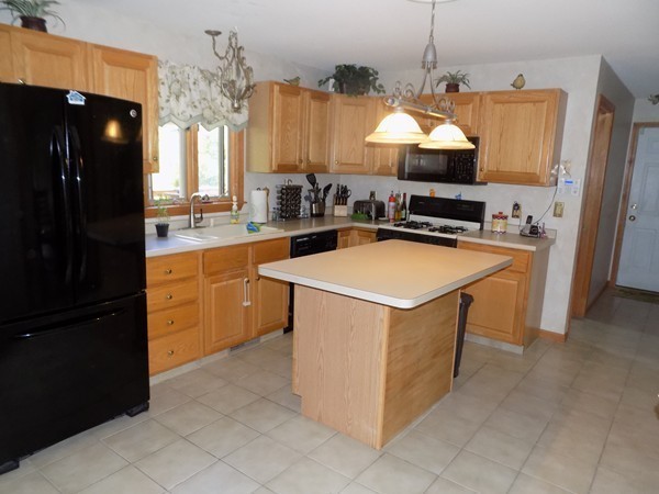 100 Shaker Road Westfield, MA 01085 - Photo 6 of 16 Gallery Image 6