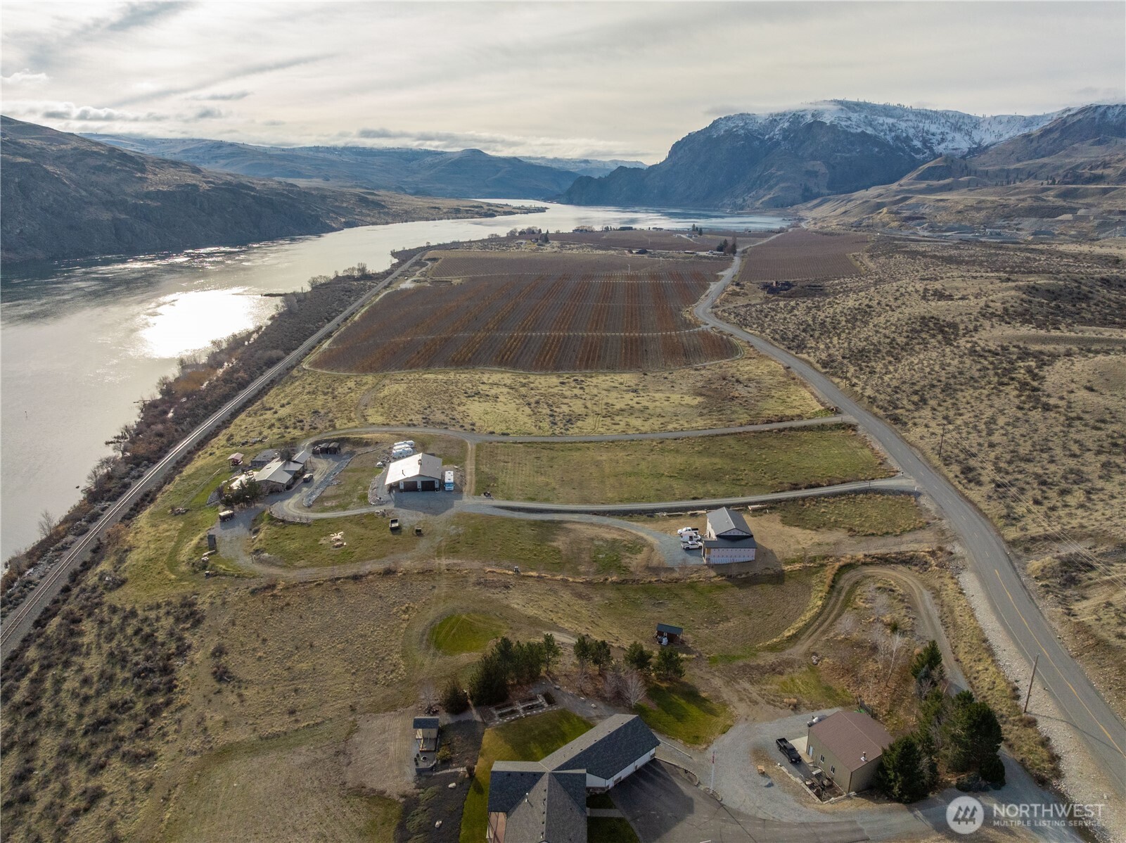 150 Starr Road Pateros, WA 98846 - Photo 12 of 40