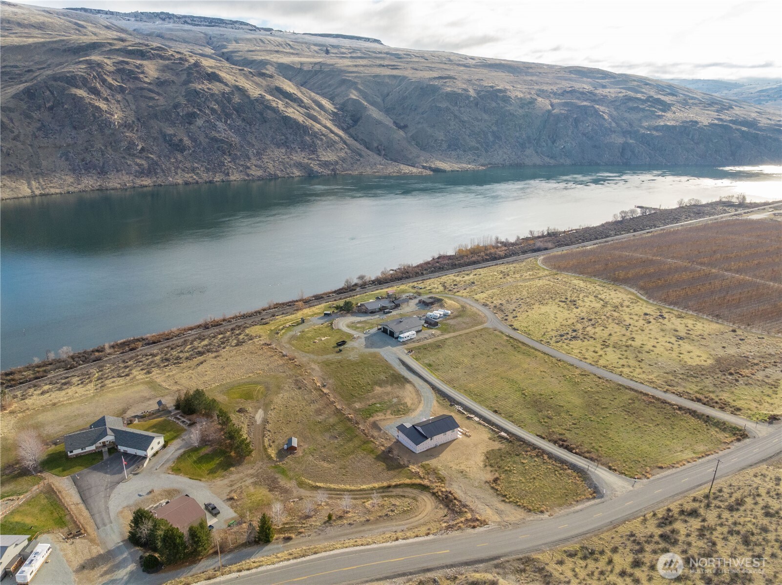 150 Starr Road Pateros, WA 98846 - Photo 22 of 40 a view of water heater room