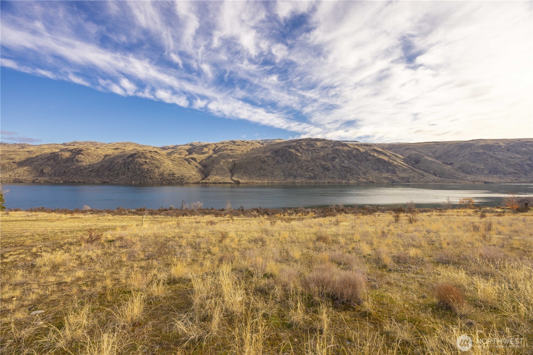 150 Starr Road Pateros, WA 98846 - Photo 29 of 40 a view of an outdoor space and mountain view
