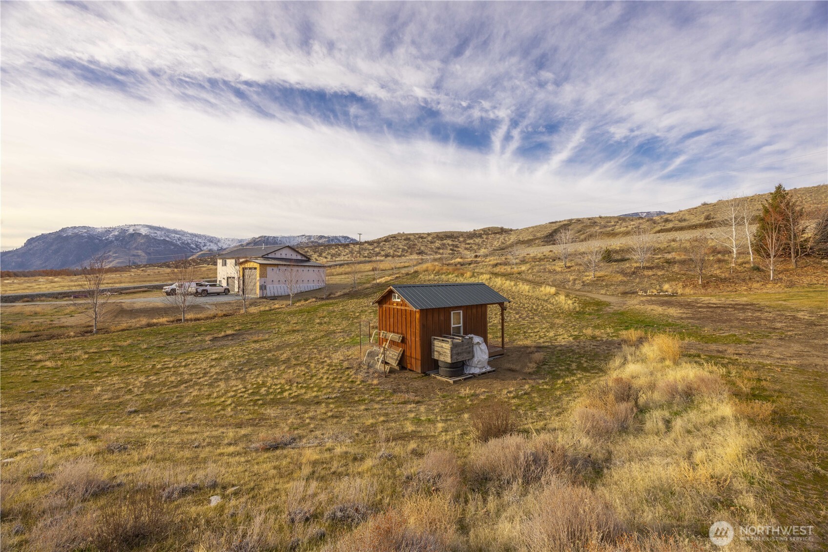 150 Starr Road Pateros, WA 98846 - Photo 31 of 40 a view of a lake with a big yard