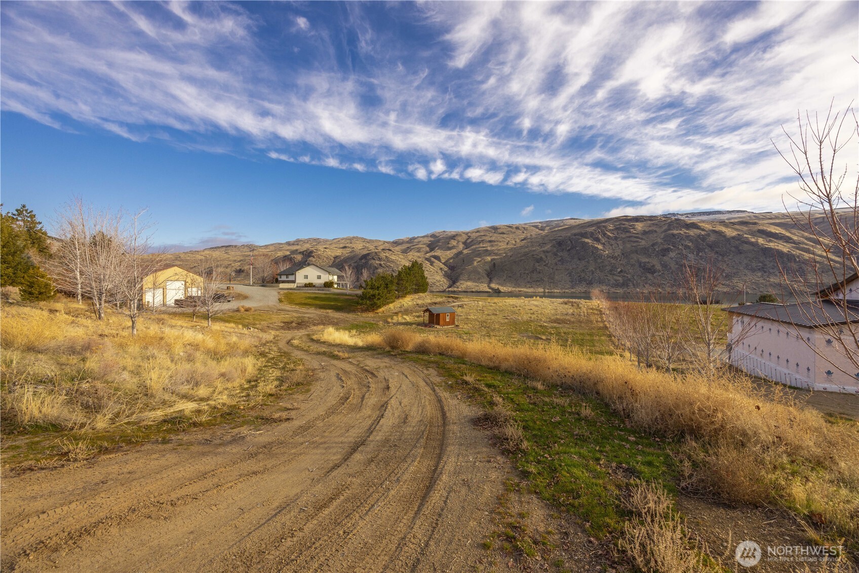 150 Starr Road Pateros, WA 98846 - Photo 35 of 40 a view of lake view and mountain