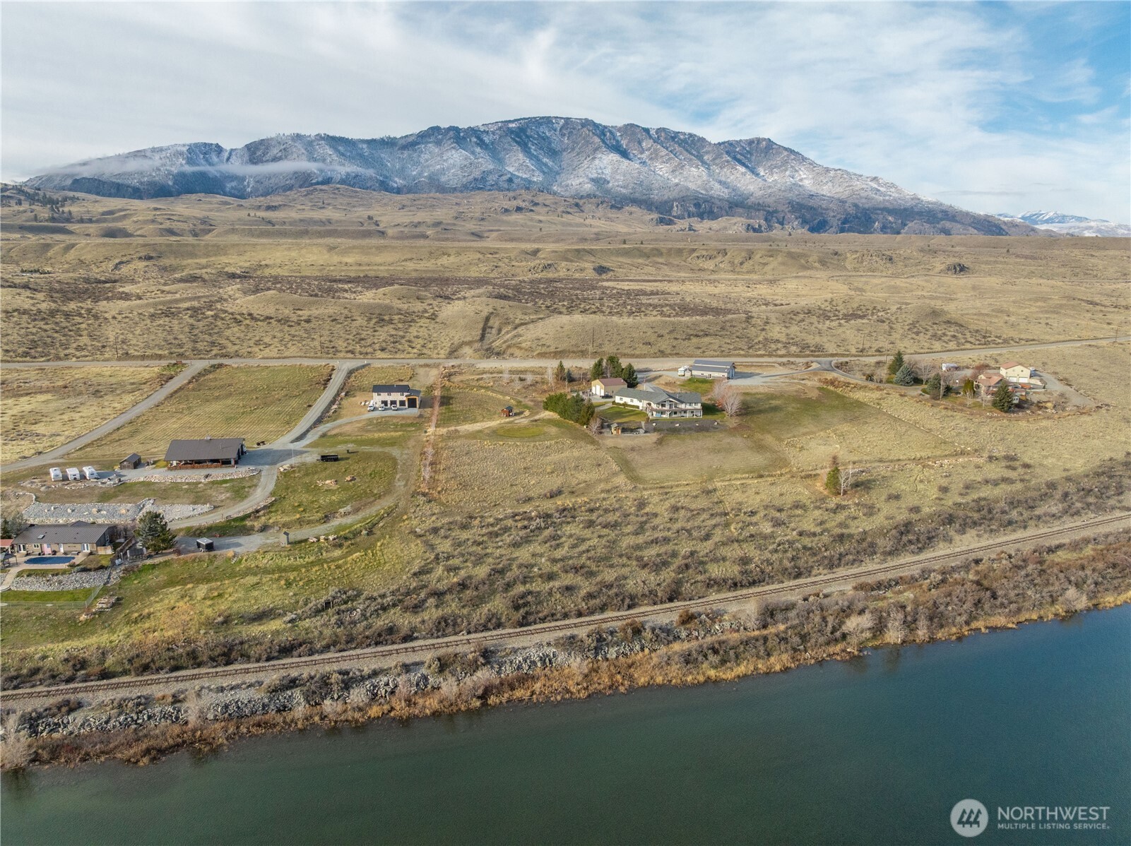 150 Starr Road Pateros, WA 98846 - Photo 7 of 40 a view of an ocean